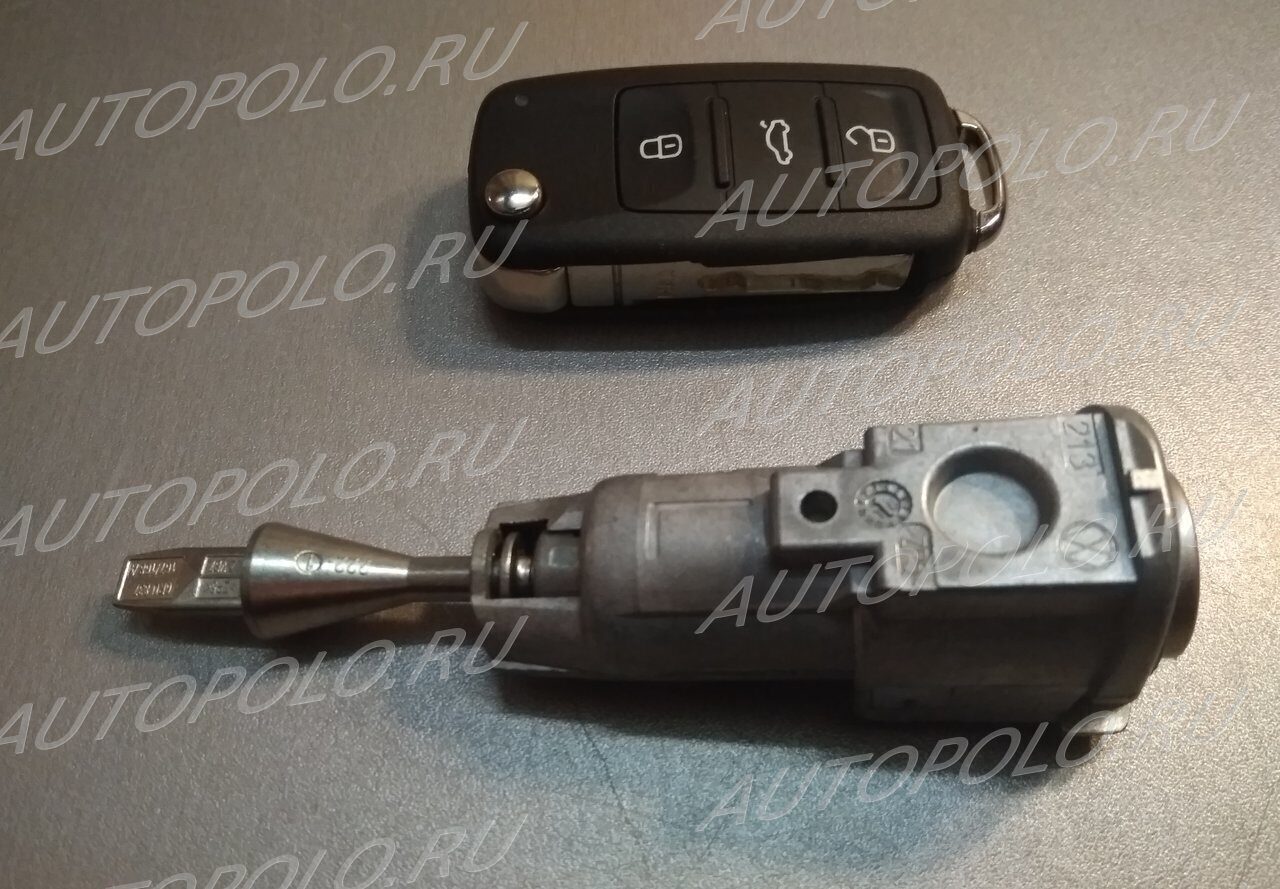 Личинка замка передней левой двери с ключом VW Polo Sedan VAG 107837167BA